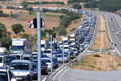 BAYRAMDA TRAFİĞE ‘GİZLİ YOLCU’ TAKİBİ: 3 BİN GÖZ ŞOFÖRLERİ İZLEYECEK