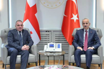 Bakan Uraloğlu Gürcistanlı mevkidaşı Sokhadze ile görüştü
