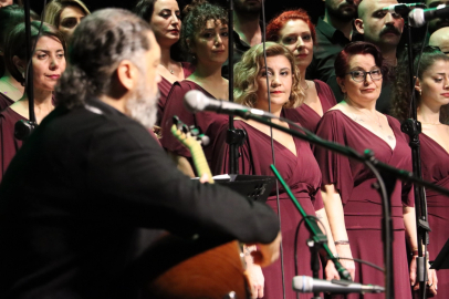 İstanbul Maltepe'de usta yorumcu Ruhi Su unutulmadı