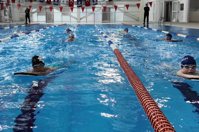 Kocaeli Çayırova’da yüzme havuzuna 20 bin kişi ilgi gösterdi