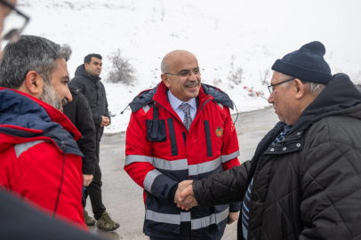 Malatya Büyükşehir ekipleri 7/24 karla mücadelede