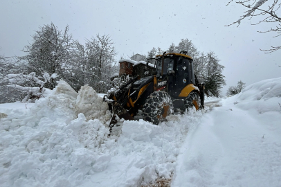 Trabzon’da kar yağışı sonrası 70 mahalle yolu açıldı