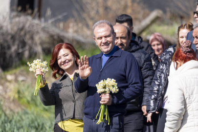 Mersin’de Nergis Şenliği renkli görüntülere sahne oldu