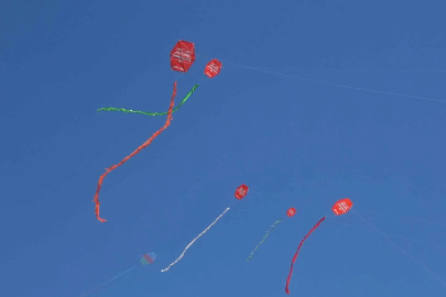 İstanbul Çekmeköy’de gökyüzünde renk cümbüşü